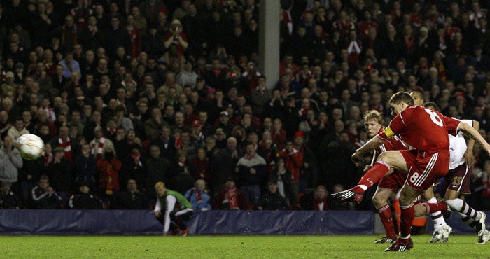 Gerrard fires home Liverpool's late penalty last night
