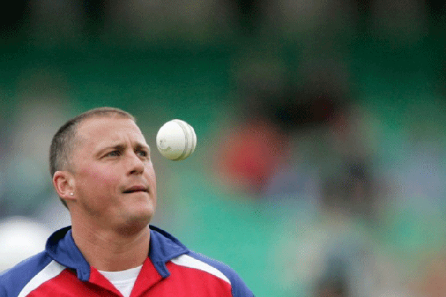 Darren Gough decided to opt for a career in cricket rather than professional football © Reuters