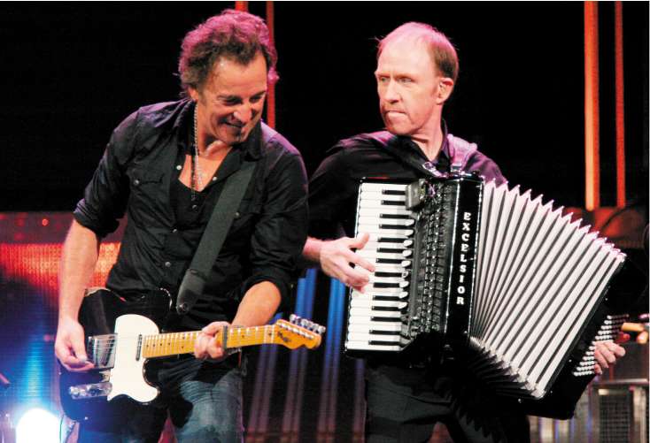 Bruce Springsteen and Danny Federici perform on stage in Pittsburgh, 2007