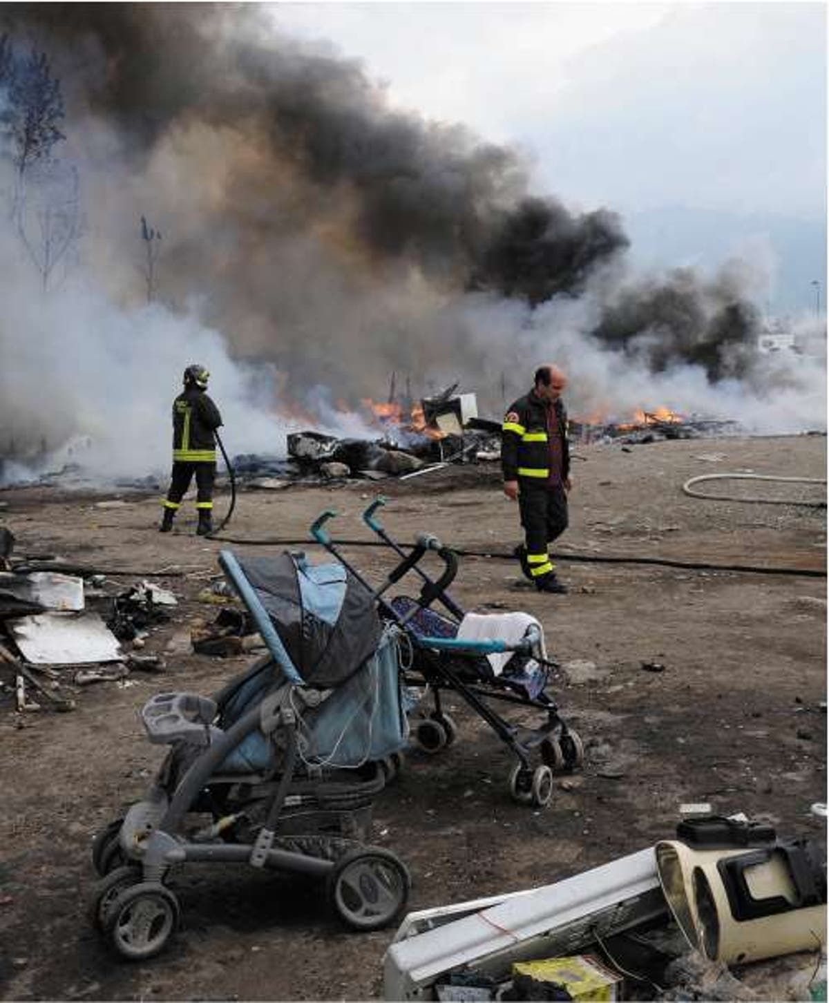 Italian tolerance goes up in smoke as Gypsy camp is burnt to ground ...