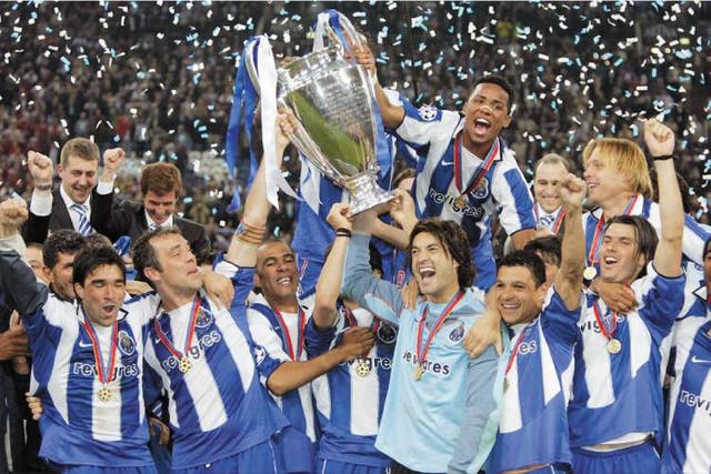 Porto win the 2004 Champions' League final