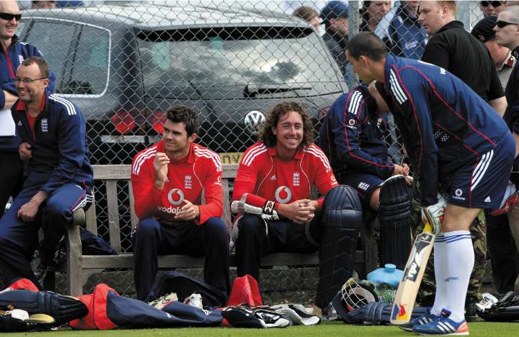 Pietersen practises his left-handed batting stroke, watched by Ryan Sidebottom, while James Anderson shows less interest, during nets at Edgbaston yesterday