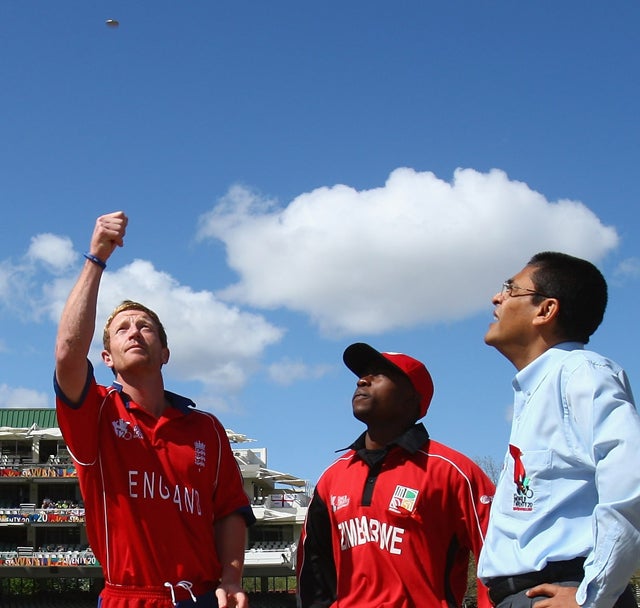 The England captain, Paul Collingwood, and his Zimbabwe counterpart, Prosper Utseya, toss up before a Twenty20 World Cup game last year