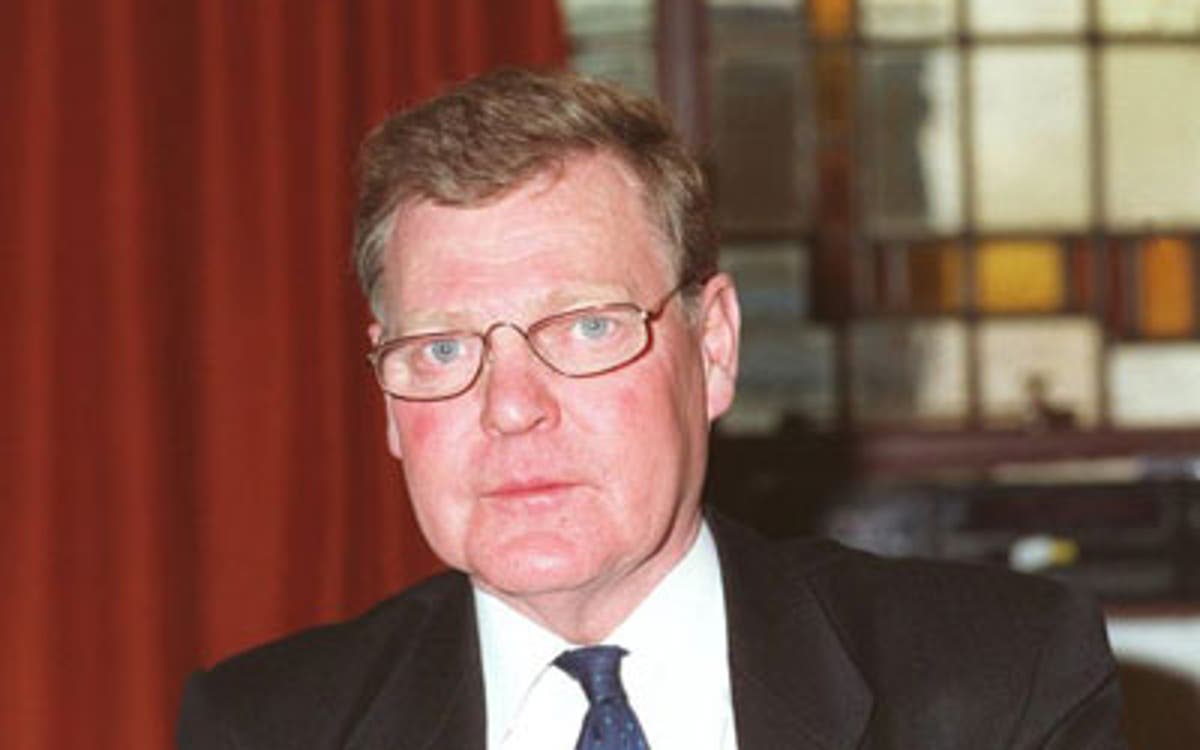 Sir Peter Kemp: Civil servant who through the implementation of 'Next ...
