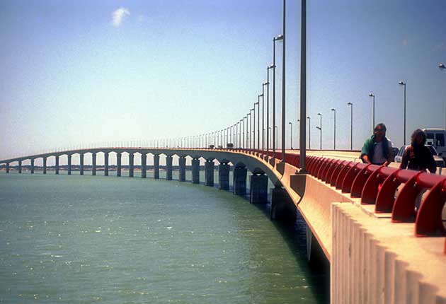 Paradise Island Bridge