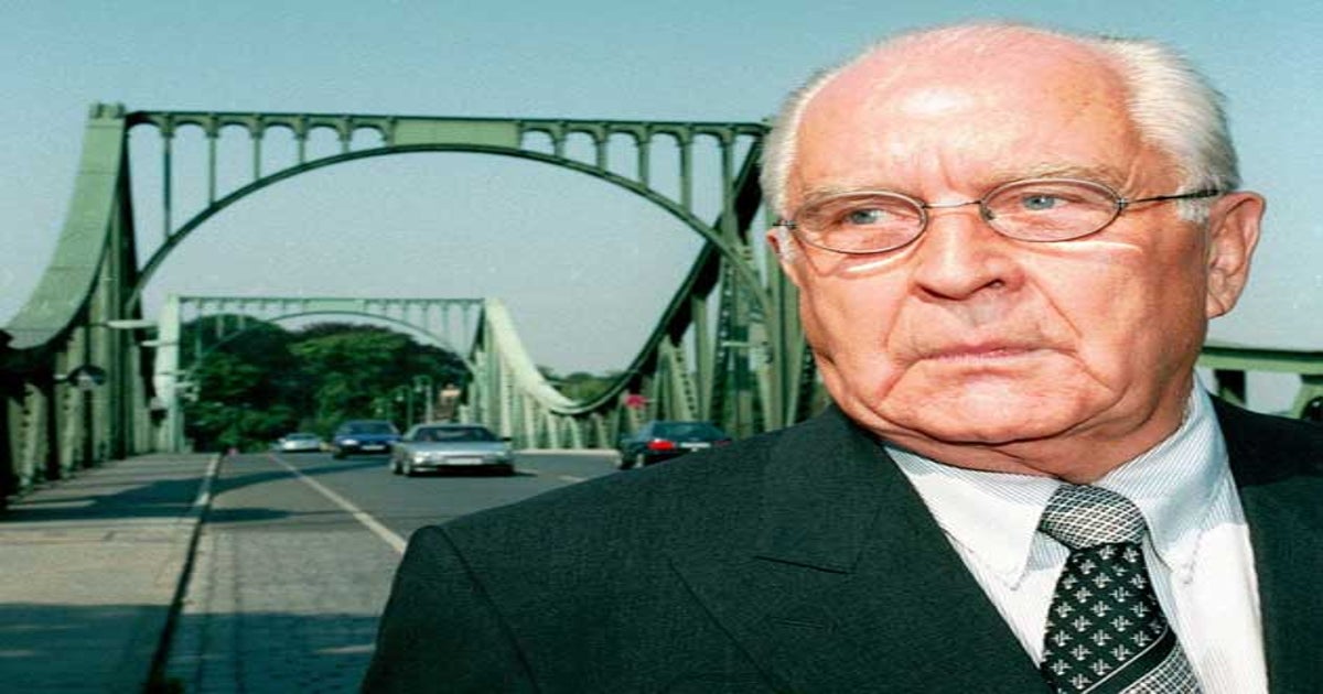 Wolfgang Vogel: Lawyer who grew rich helping East Germans