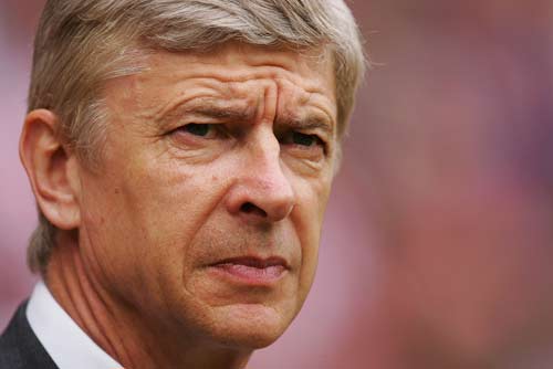 Wenger felt it necessary for the players to be encouraged by someone else rather than just him