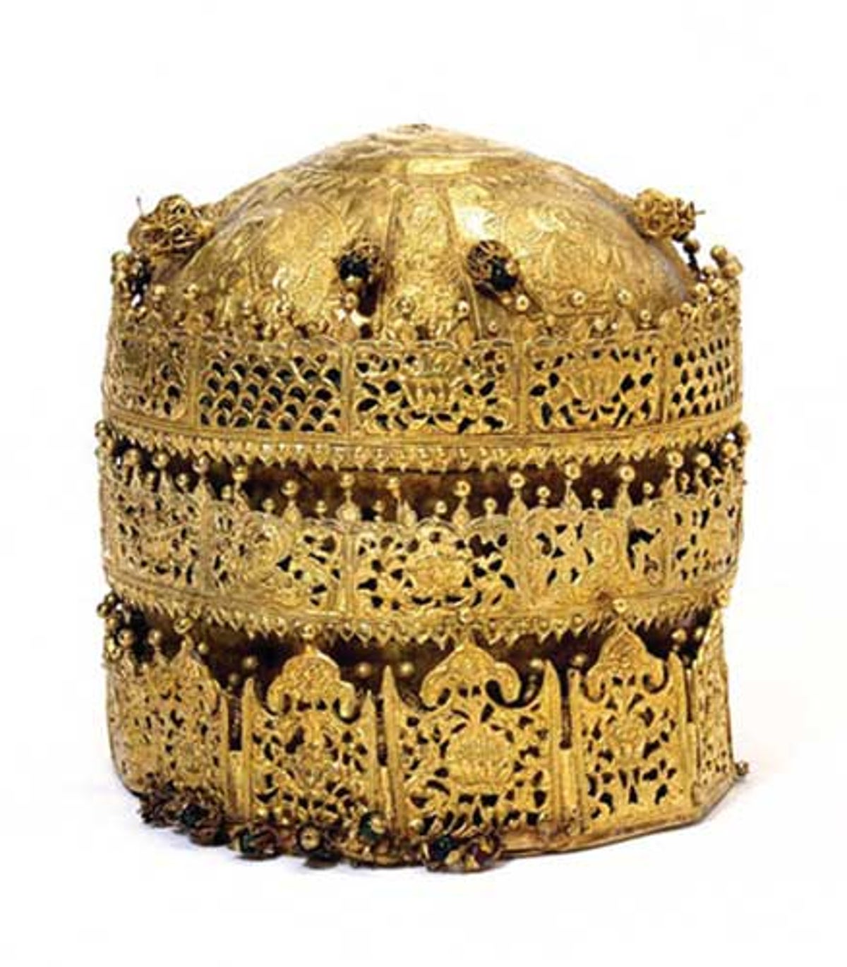 Looted 18th century crown returned to Ethiopia after decades