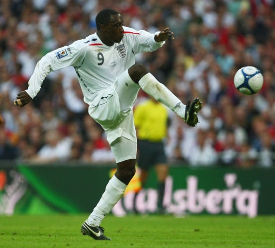 England and Aston Villa striker Emile Heskey has been linked with a move to league leaders Chelsea