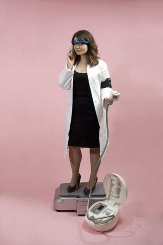 Reviber plus vibration plate with online stand