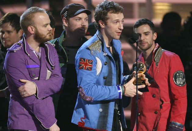 Coldplay aceitando seu Grammy de Melhor Álbum de Rock no Grammy de 2009