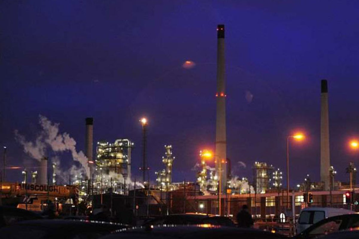 Urgent concerns over UK fuel supplies as oil refinery owner collapses