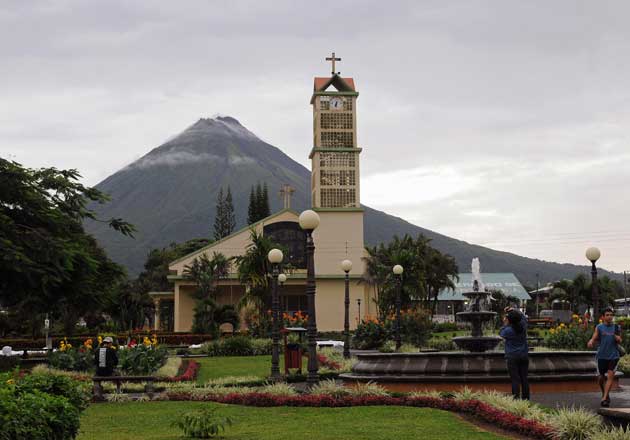 Explore the Arenal volcano on a Costa Rican adventure