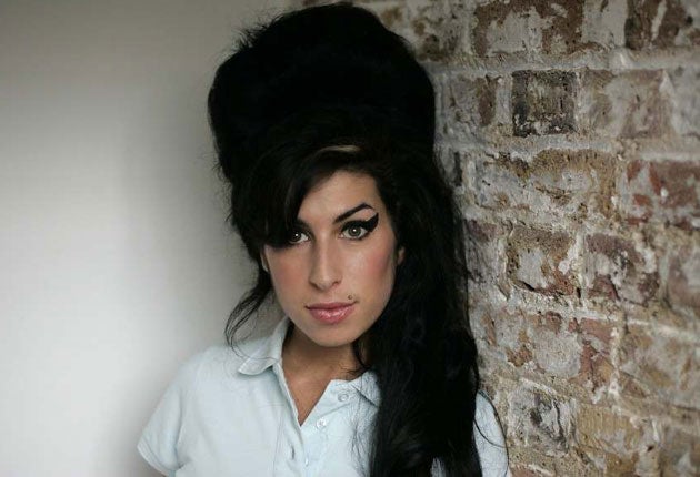 'Amy would like to apologise to her fans who bought tickets'