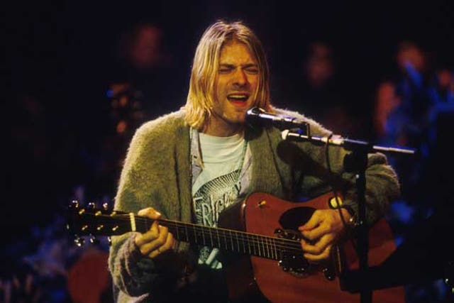 <p>Cobain fue encontrado muerto, a causa de una herida de bala, junto a una nota suicida en su casa de Seattle en 1994</p>