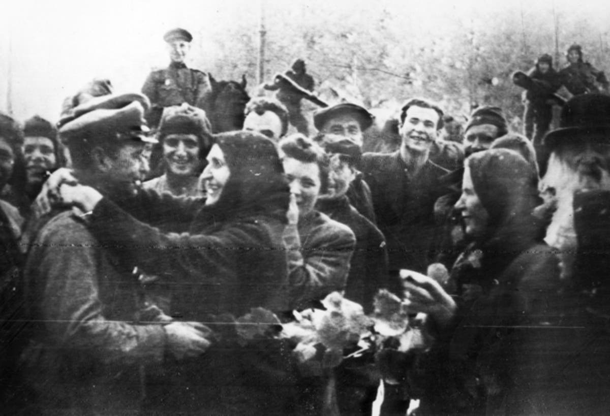 Битва прибалтика. Освобождение Латвии 13 октября 1944 года. 1944 - Освобождение Риги советскими войсками.. Освобождение Риги в 1944 году. 13 Октября освобождение Риги.