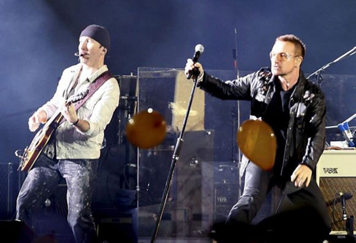 U2 guitarist The Edge spectacularly falls off stage mid-song during ...