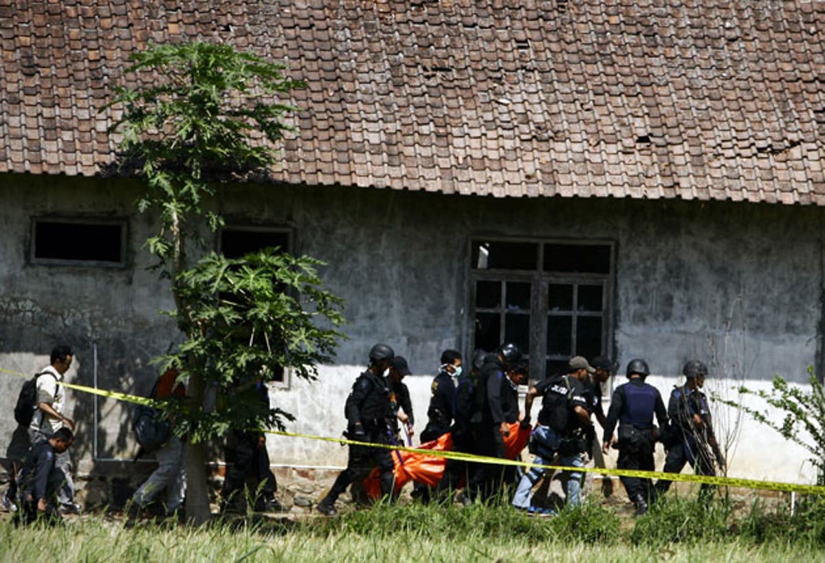 Man behind Bali bombing dies in police shootout The Independent