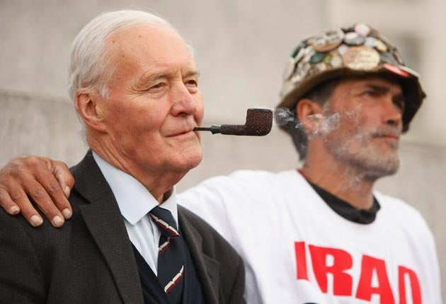 Benn with peace campaigner Brian Haw