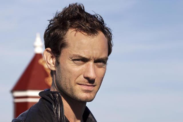 Jude Law will appear in the Eugene O'Neill play Anna Christie