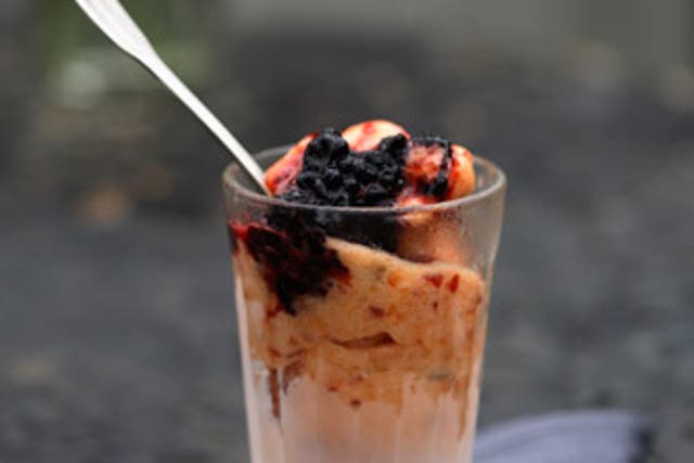 To serve, spoon into chilled glasses and top with the blackberries