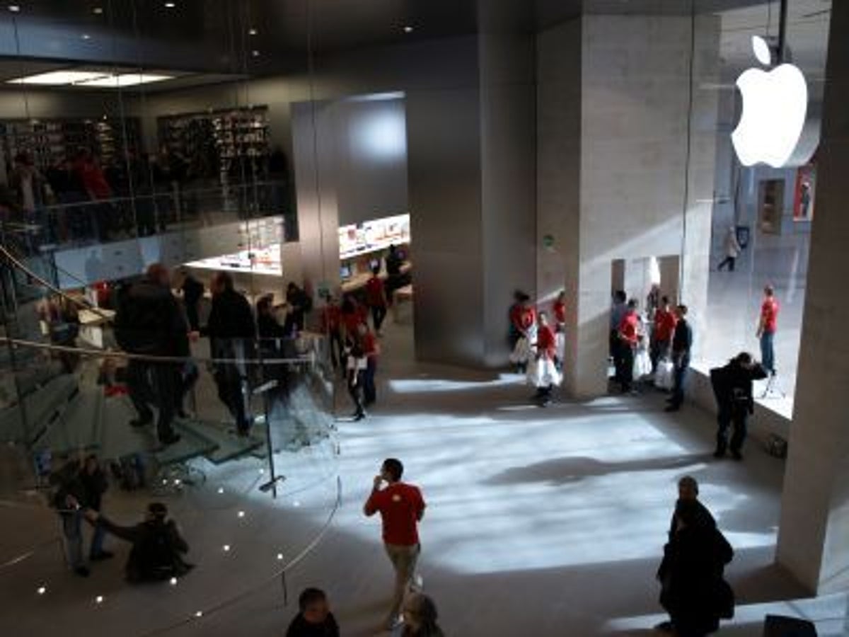 Check Out Every Apple Store Ever Opened, in Order