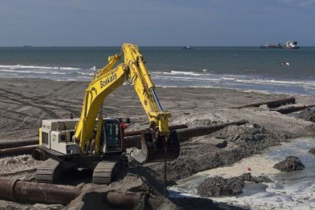 Dutch build more dunes against rising seas | The Independent | The ...