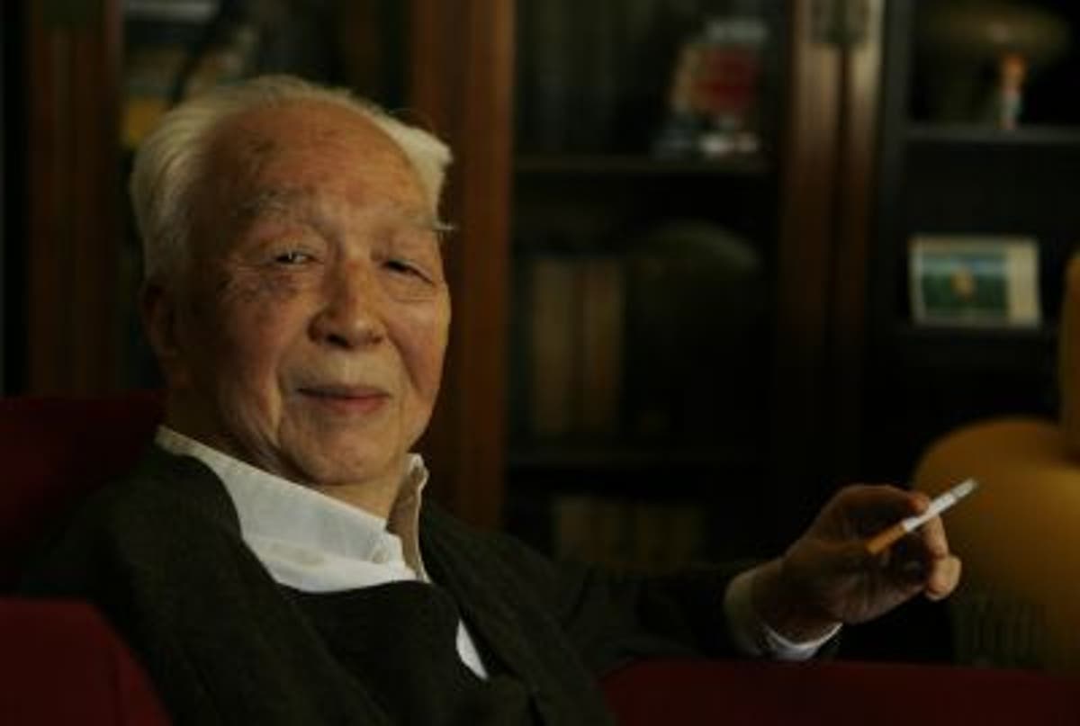 Noted translator of Chinese classics dies at 94 | The Independent | The ...