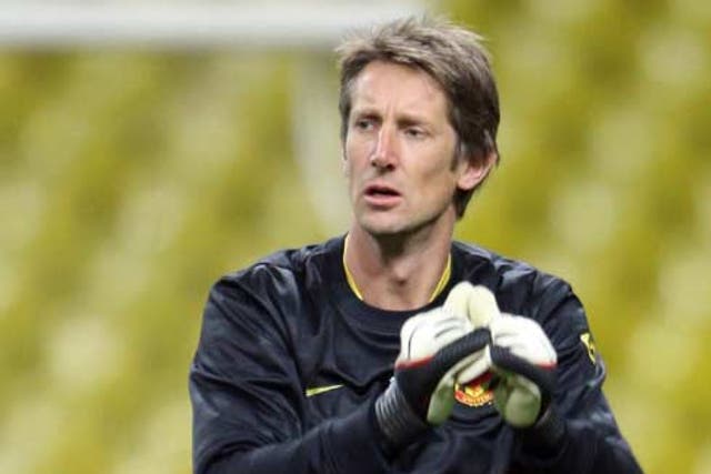 Van der Sar is expected to sign a one-year extension