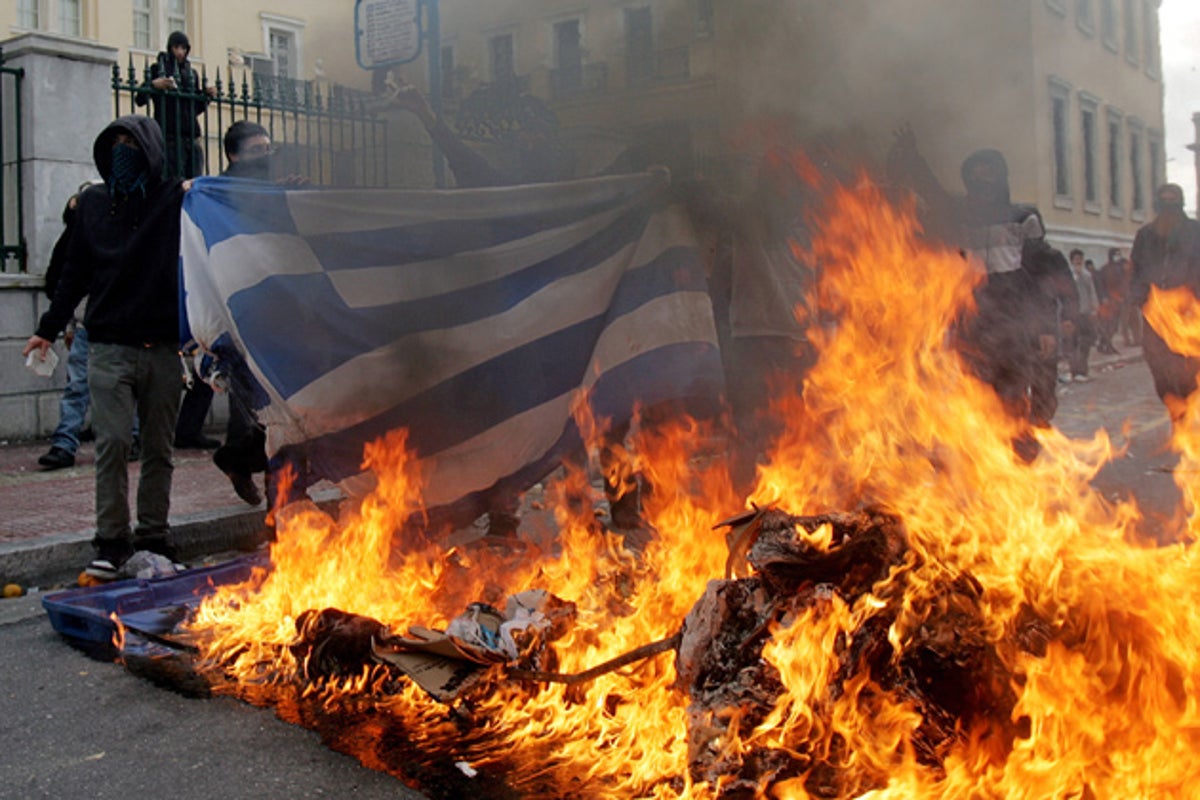 Athens burns again on riot anniversary