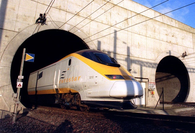 Hundreds of cold, tired and hungry passengers, including children returning from Disneyland Paris, were stuck for hours in the Channel Tunnel on the night of December 18/19 after five UK-bound high-speed Eurostar trains broke down