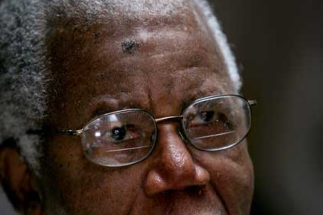 Chinua Achebe who has died aged 82