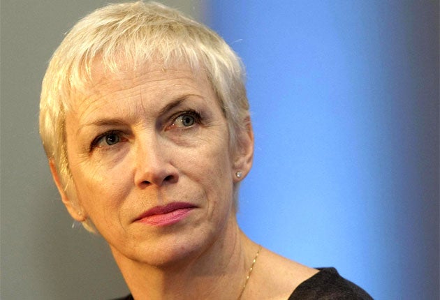Annie Lennox has quit her record label after 30 years to launch an assault on the charts for the Christmas number one.
