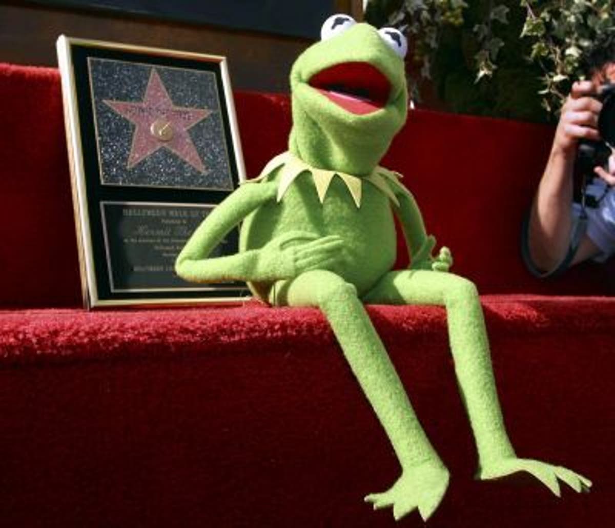 Miss Piggy Dishes on Muppets Movie, Kermit, Ernie and Bert Rumors