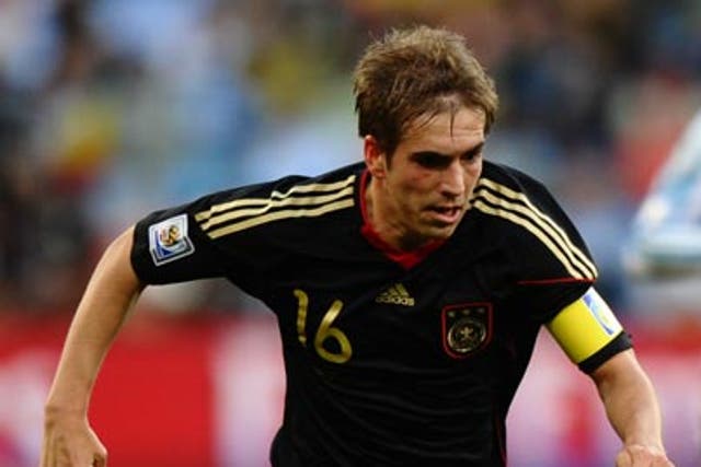 Lahm will not relinquish the armband