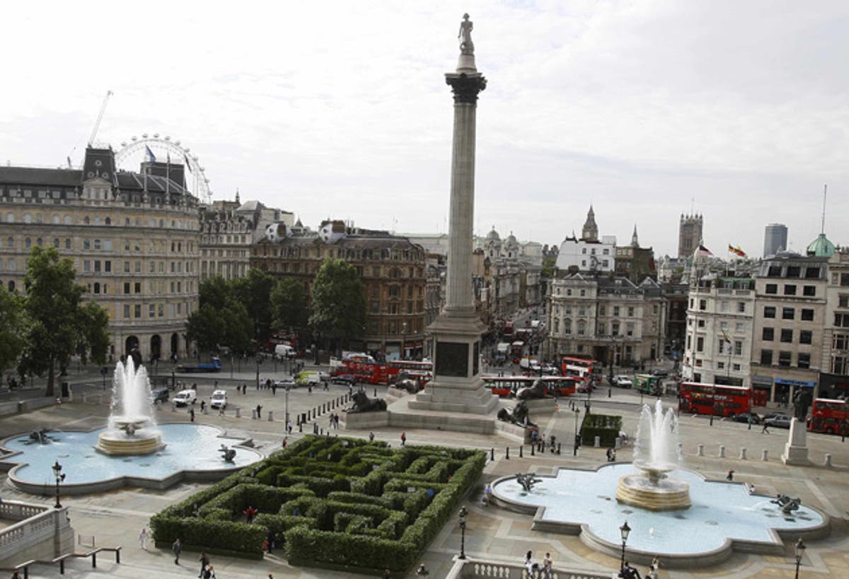 England square. Трафальгарский сквер в Лондоне. Трафангальская площадь в Лондоне. Трафальга́рская площадь (Trafalgar Square). Трафальгарская площадь в Лондоне фото.