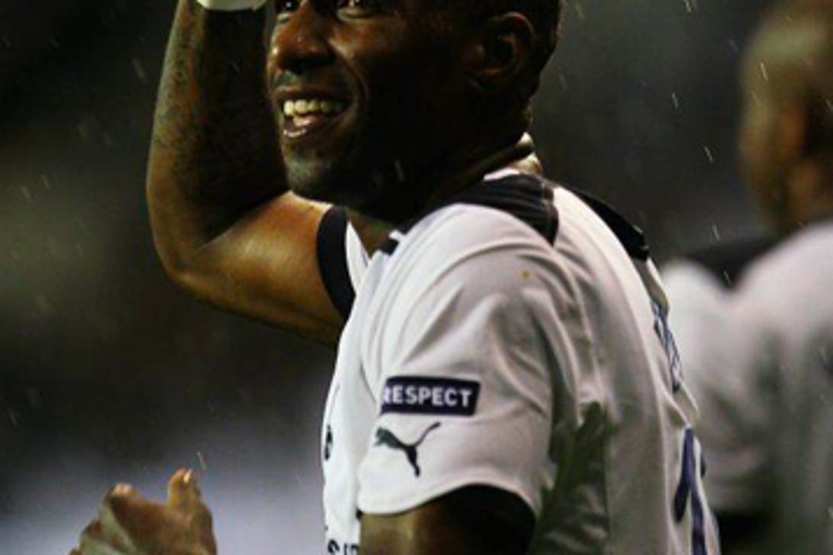 Footballer Jermain Defoe faces fresh ban after using mobile phone at ...