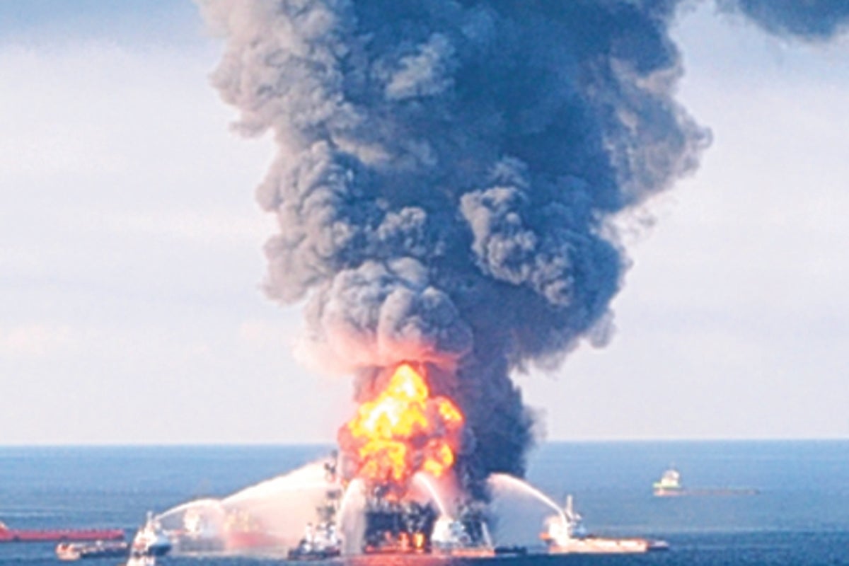 New rig explosion raises spectre of second Gulf of Mexico oil spill ...