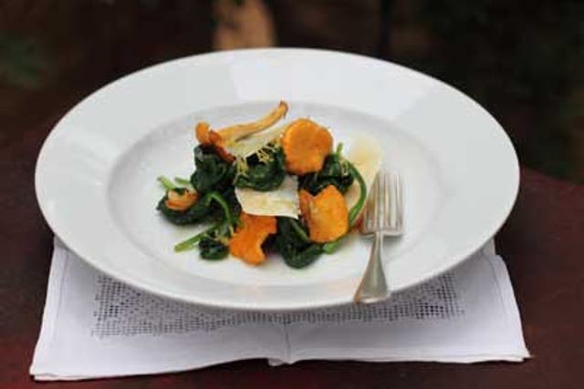 Girolles with spinach is a very good accompaniment for game