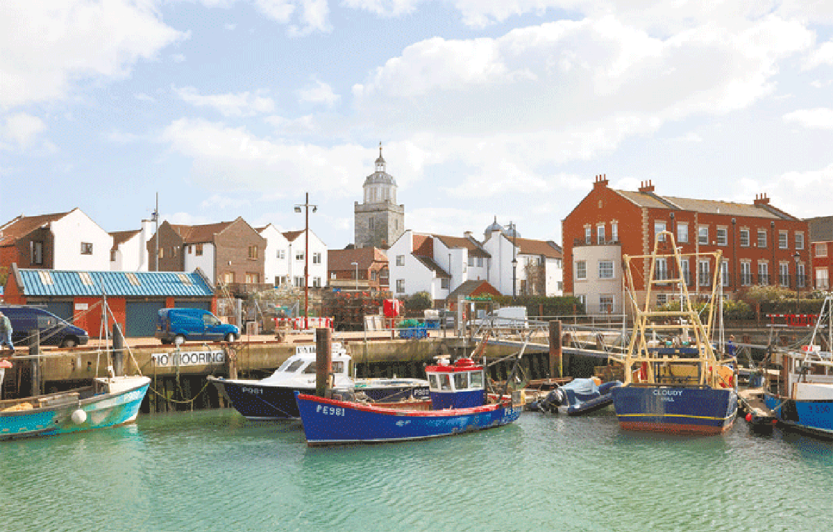 A walk along the seafront from Southsea to the Historic Dockyard The