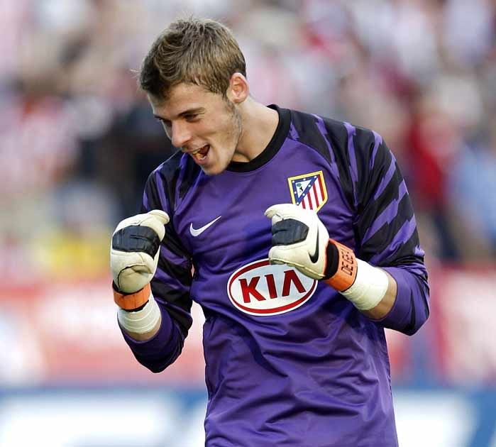 United appear to have singled out De Gea as Van der Sar's replacement