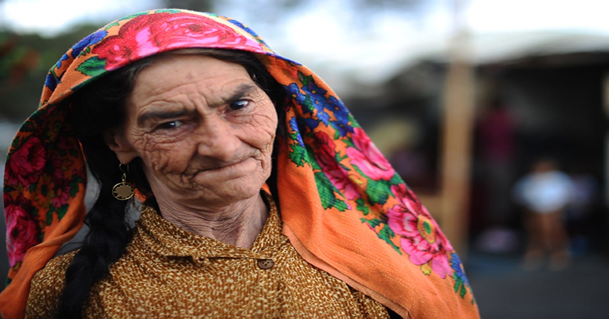 Fewer nomadic gypsies wander Romanian landscape