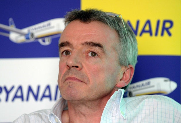 Ryanair boss Michael O'Leary has hit out at proposals for a fast rail link between Heathrow and Gatwick