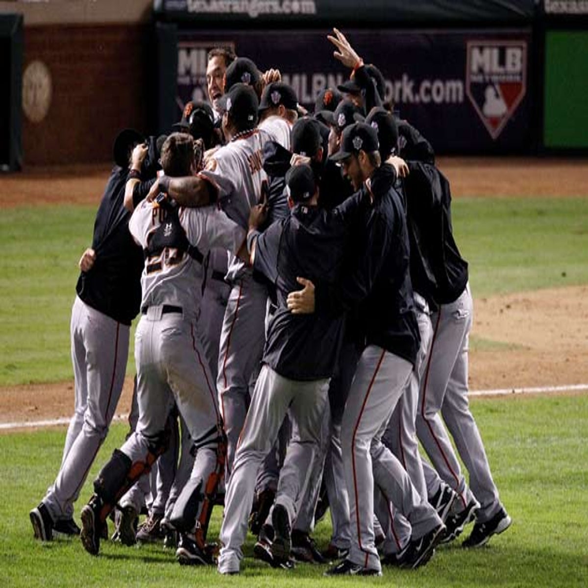 Giants win World Series behind Lincecum, Renteria