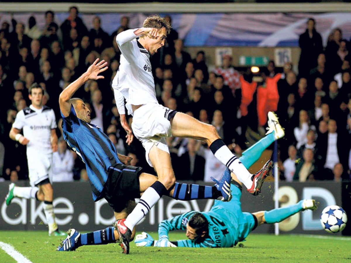 How Tottenham lined up in their first ever Champions League game with Bale  on the wing and Crouch up top