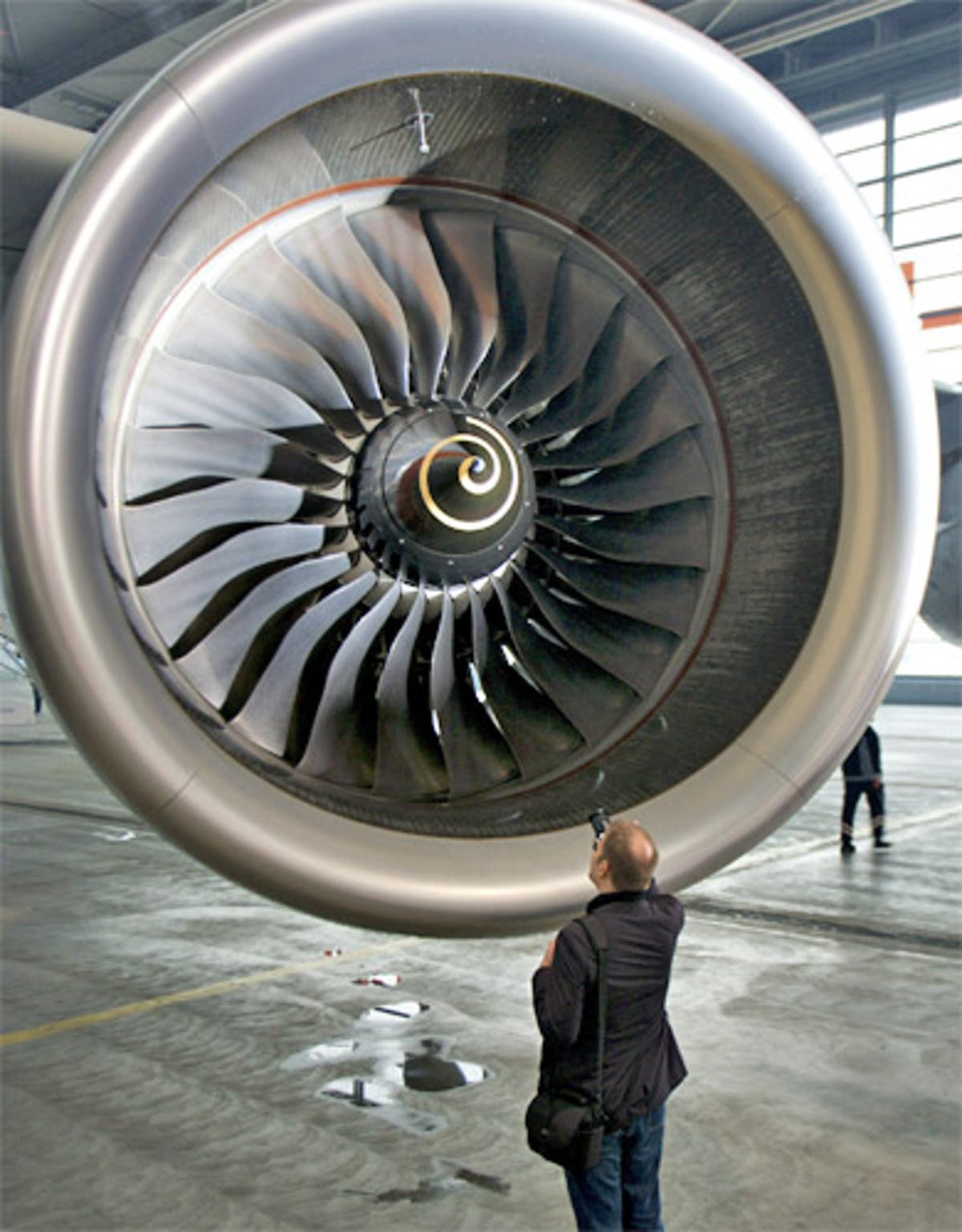 More airlines replace Rolls engines on A380s | The Independent | The ...