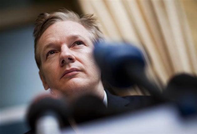 Julian Assange is to fight the US government's right to subpoena information from social network sites
