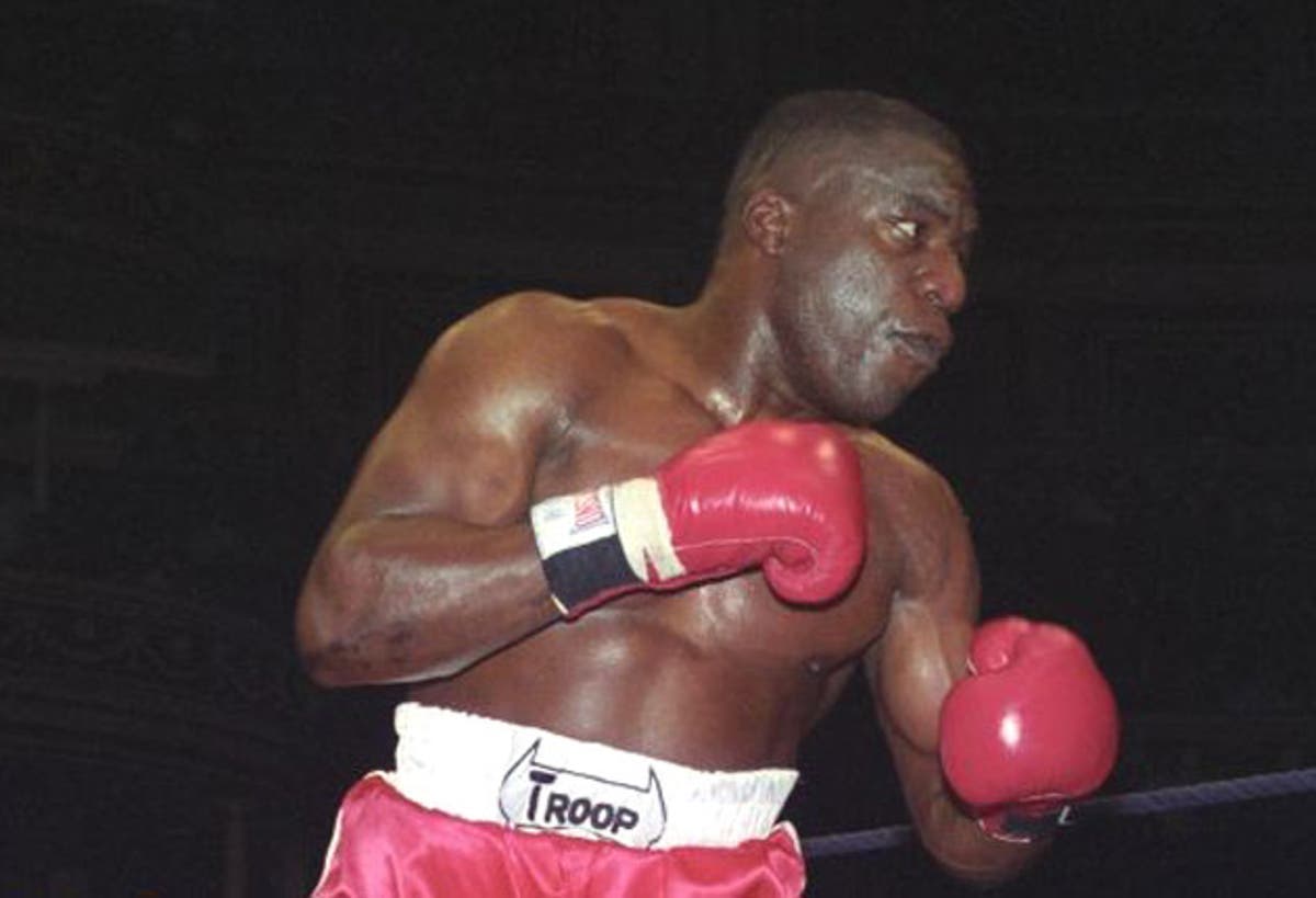 Boxing Former British champion Mason dies in accident The