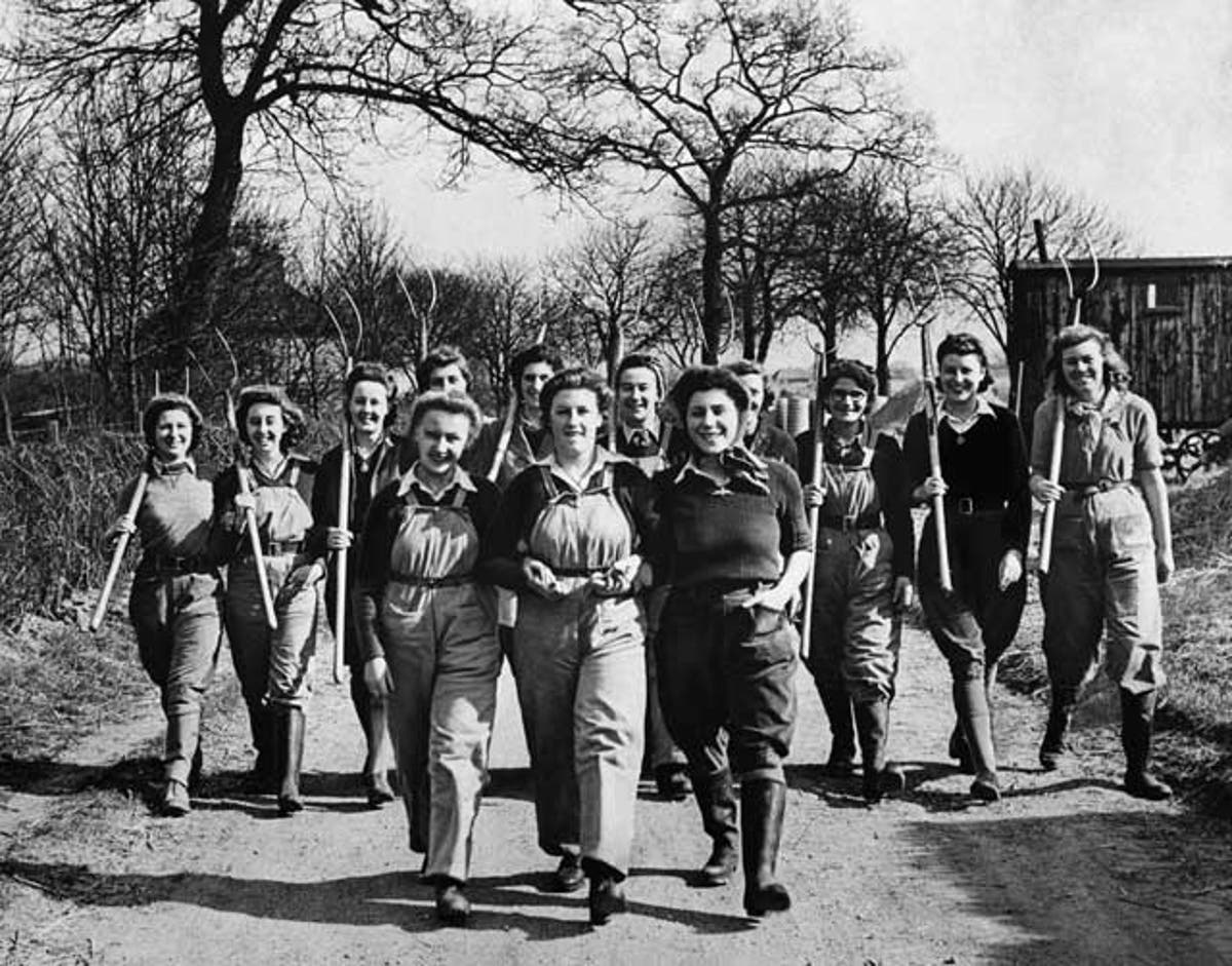Second woman second woman. Женщины второй мировой войны. Женщины солдаты второй мировой. Женщины 1 мировой войны.