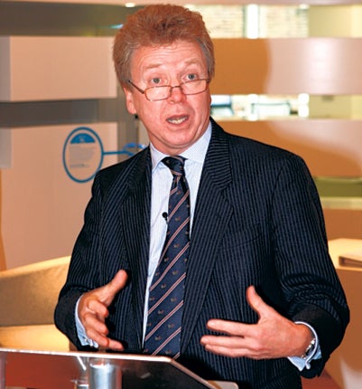 Lord Moynihan will remain a London 2012 director